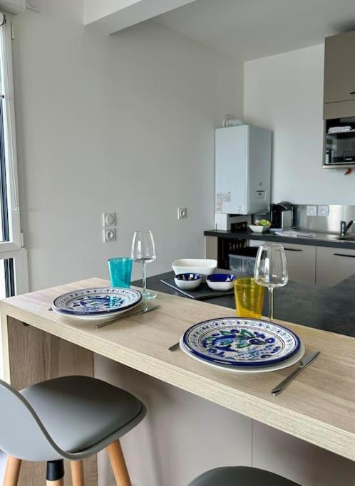 Apartment Vue Mer, Et Centre A Pied